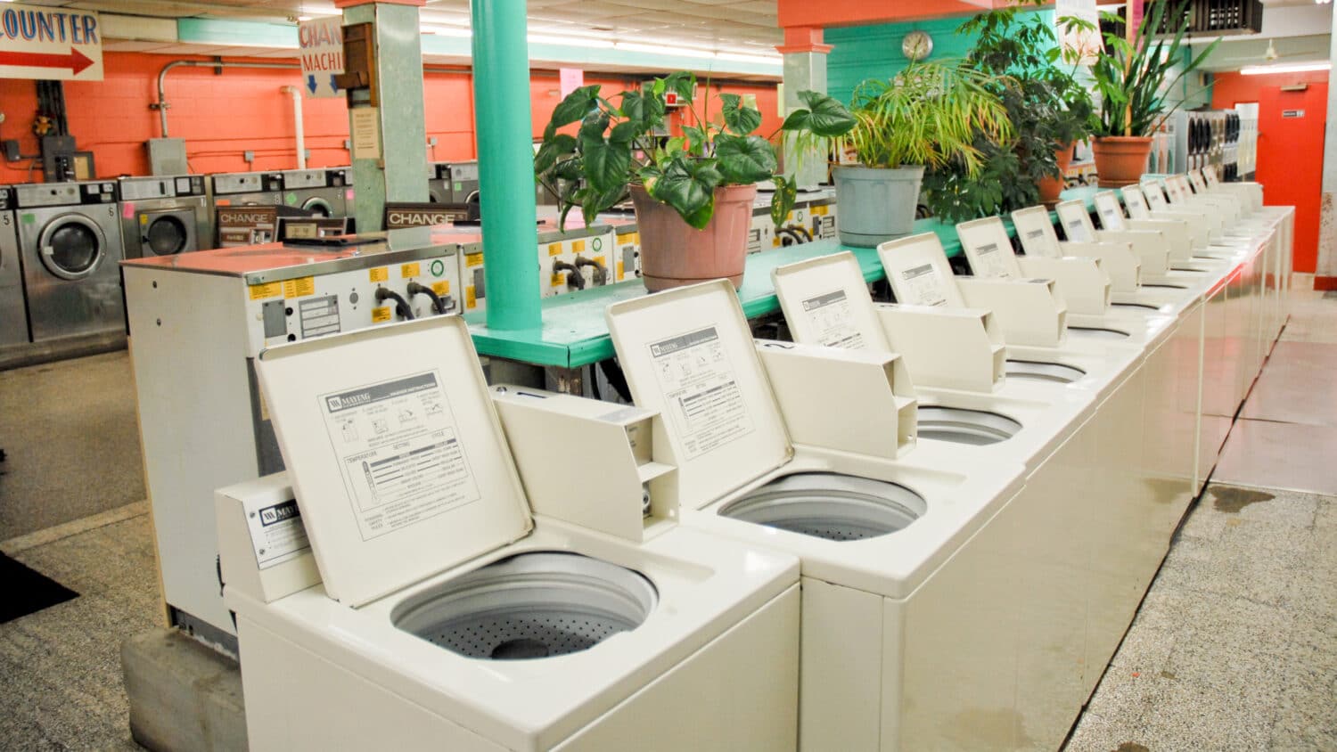 24-Hour Laundry & Pawn Shop Convenience: Blanding Blvd's One-Stop Shop