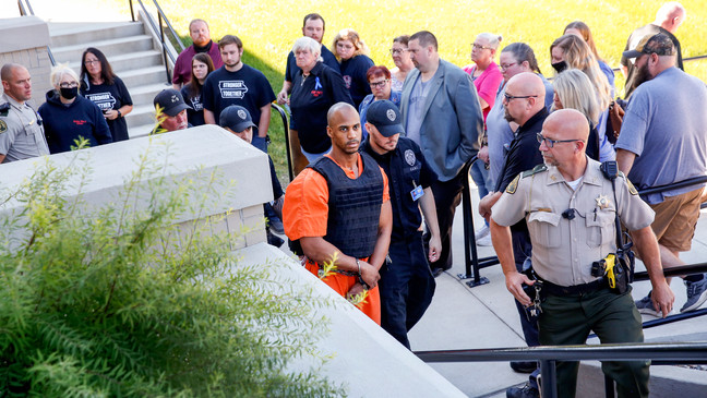 Anamosa Prison Inmate's Escape:  Details Of The Seguin Bust