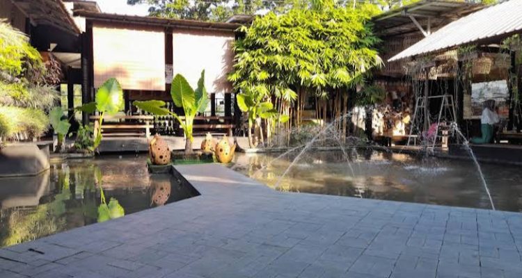 Butuh Tempat Bersantai? Cari Saung Terdekat Di Lokasi Anda!