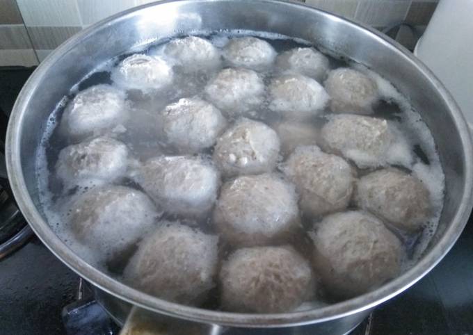 Cara Membuat Bakso Sapi Kenyal Anti Gagal: Panduan Lengkap Untuk Pemula