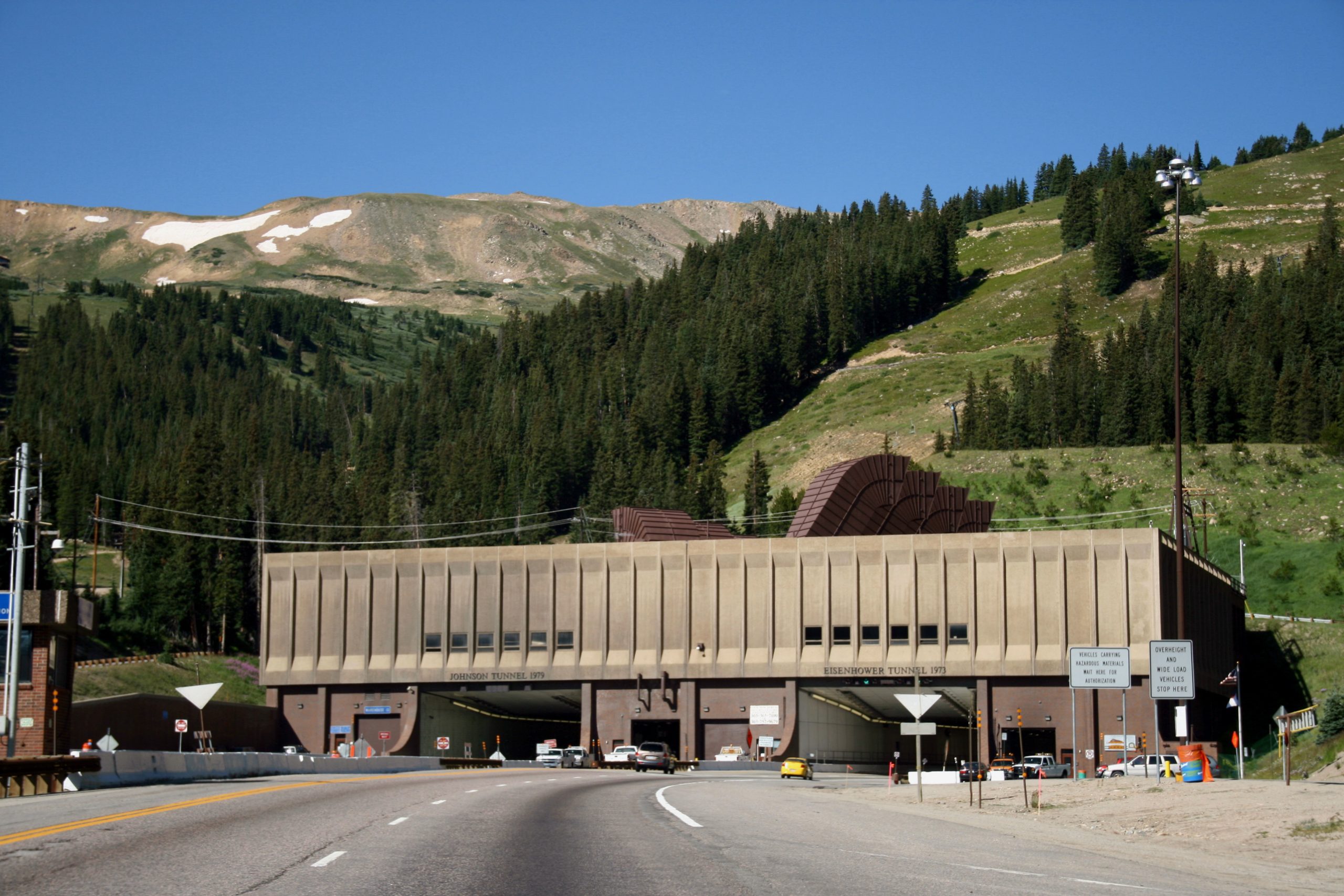 CDOT Cameras I-70 Eisenhower Tunnel: Real-time Traffic & Safety Updates