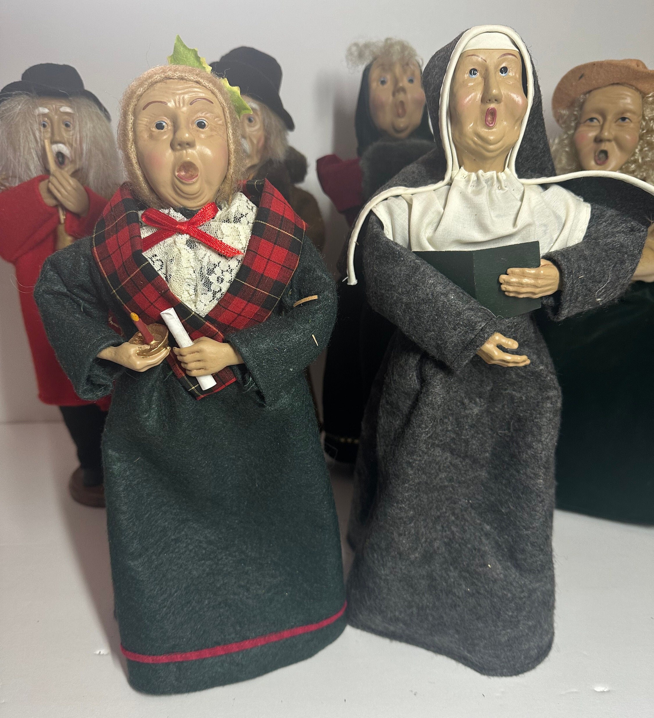 Charming Vintage Caroler Figurines: A Collector's Guide