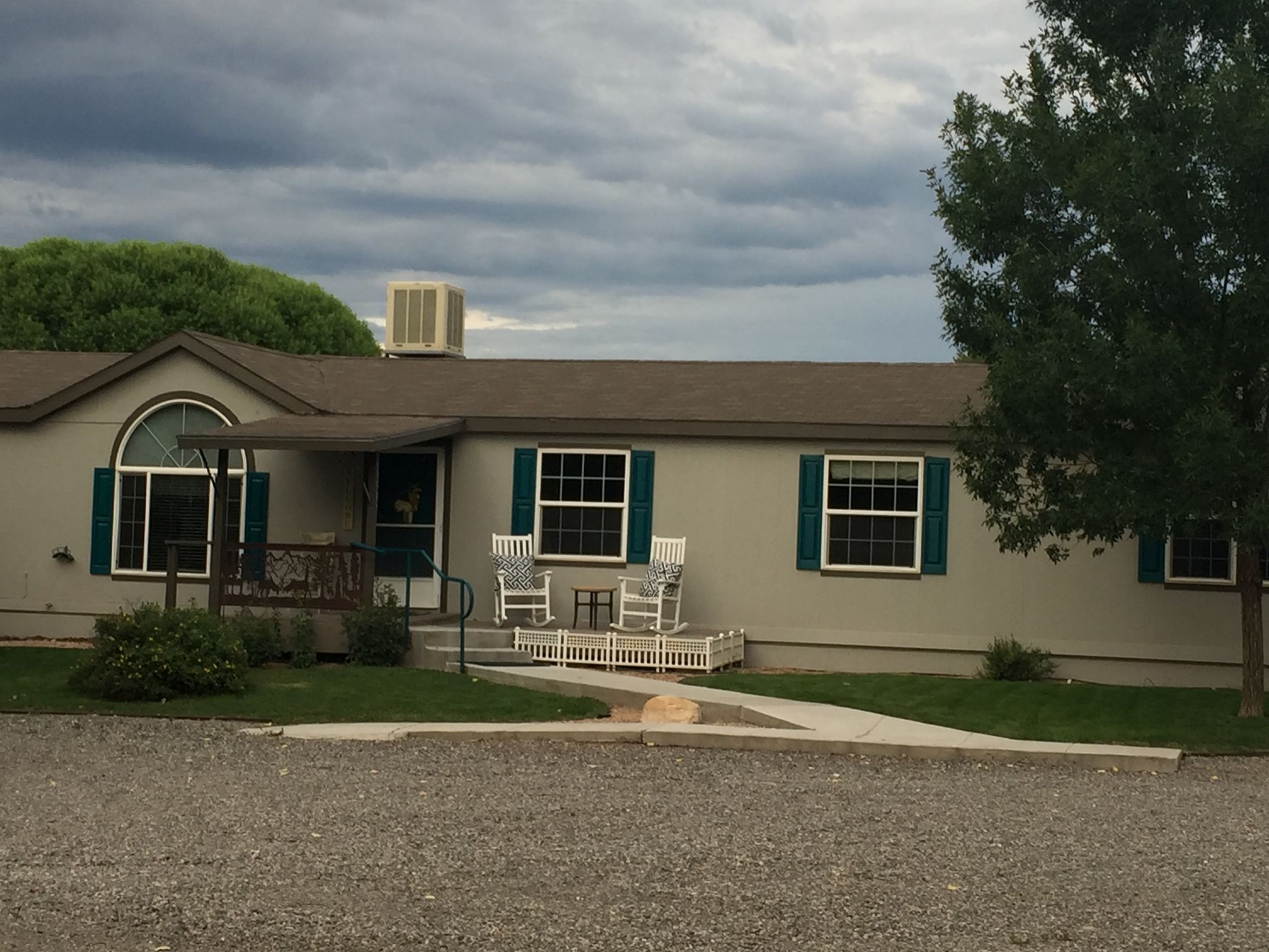 Find Your Montrose, CO Dream Home: Key Road Cinemas & Craigslist Rentals