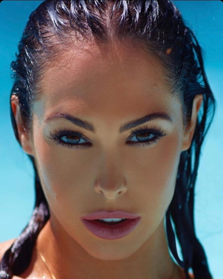 Hope Beel's Topless Photos: A Comprehensive Analysis