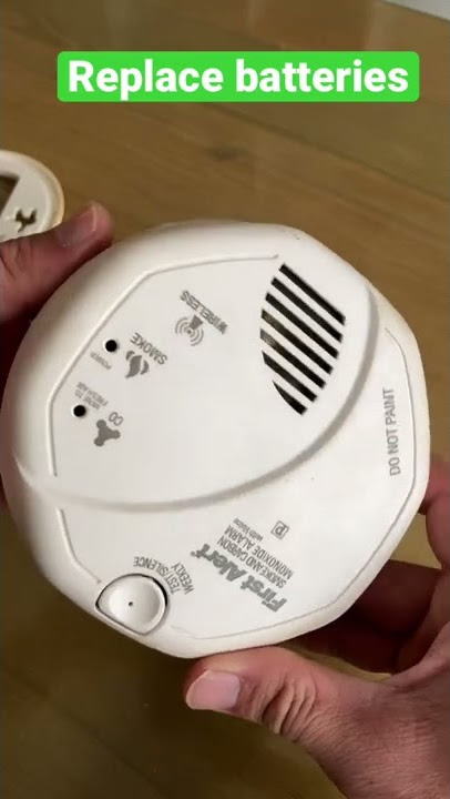 How To Easily Change The Battery In Your First Alert Smoke Detector