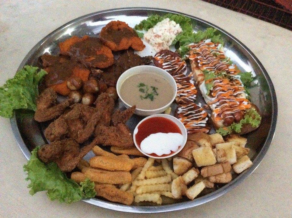 Lapar? Temukan Tempat Makan Enak Sekitar Sini Sekarang!