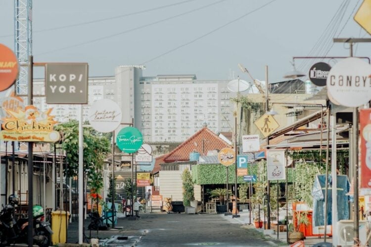 Malang: Navigating Challenges And Temptations For Incoming Students