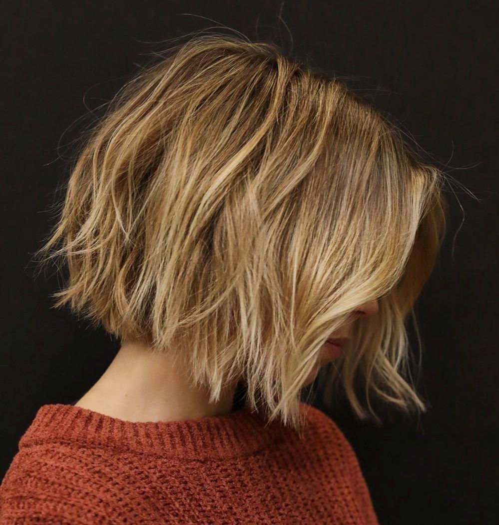 Mastering The Messy Chin-Length Bob: A Style Guide