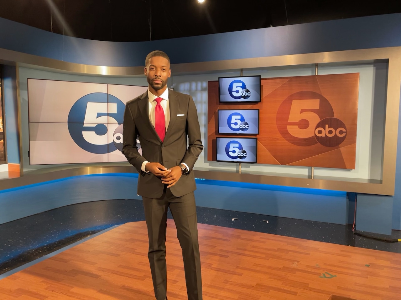 Meet The Faces Of Cleveland News: Your Guide To Channel 5 Anchors