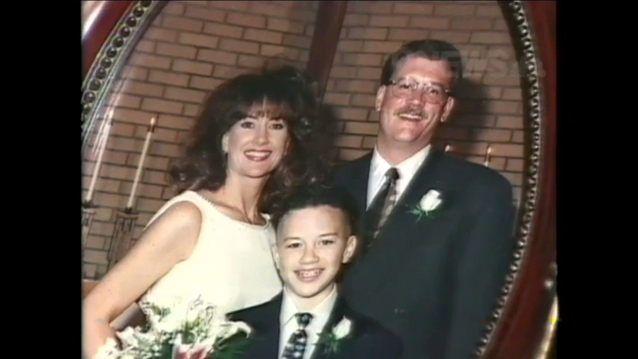 Mike McDaniel's Parents' Wedding Photo Goes Viral On Twitter
