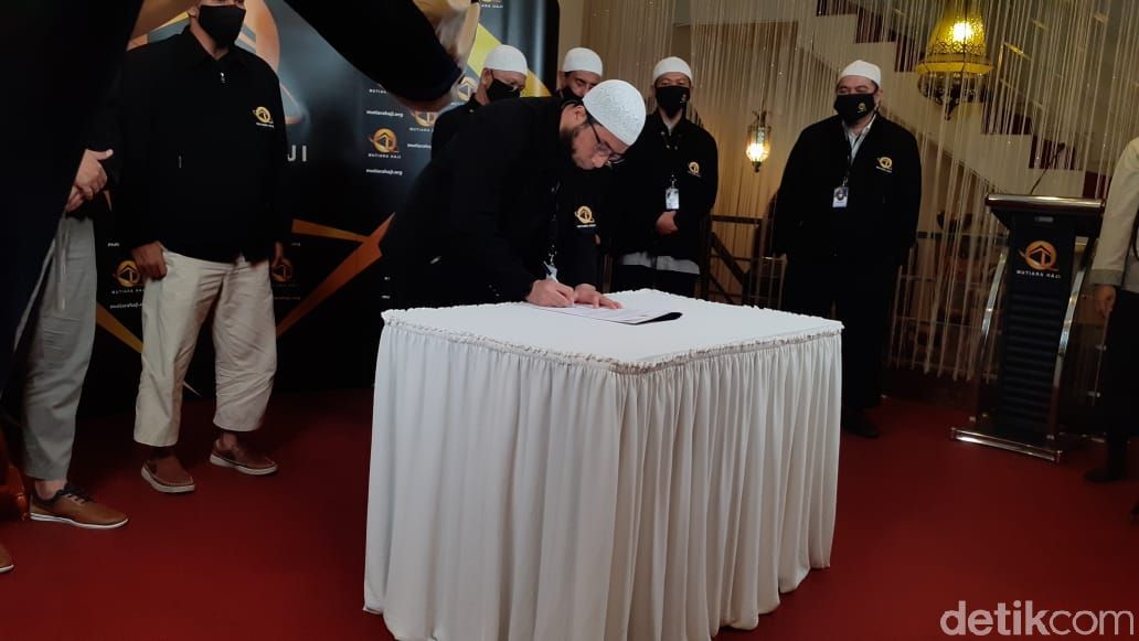 Paket Umroh Terbaik 2024 Bersama Khalid Basalamah: Panduan Lengkap & Biaya