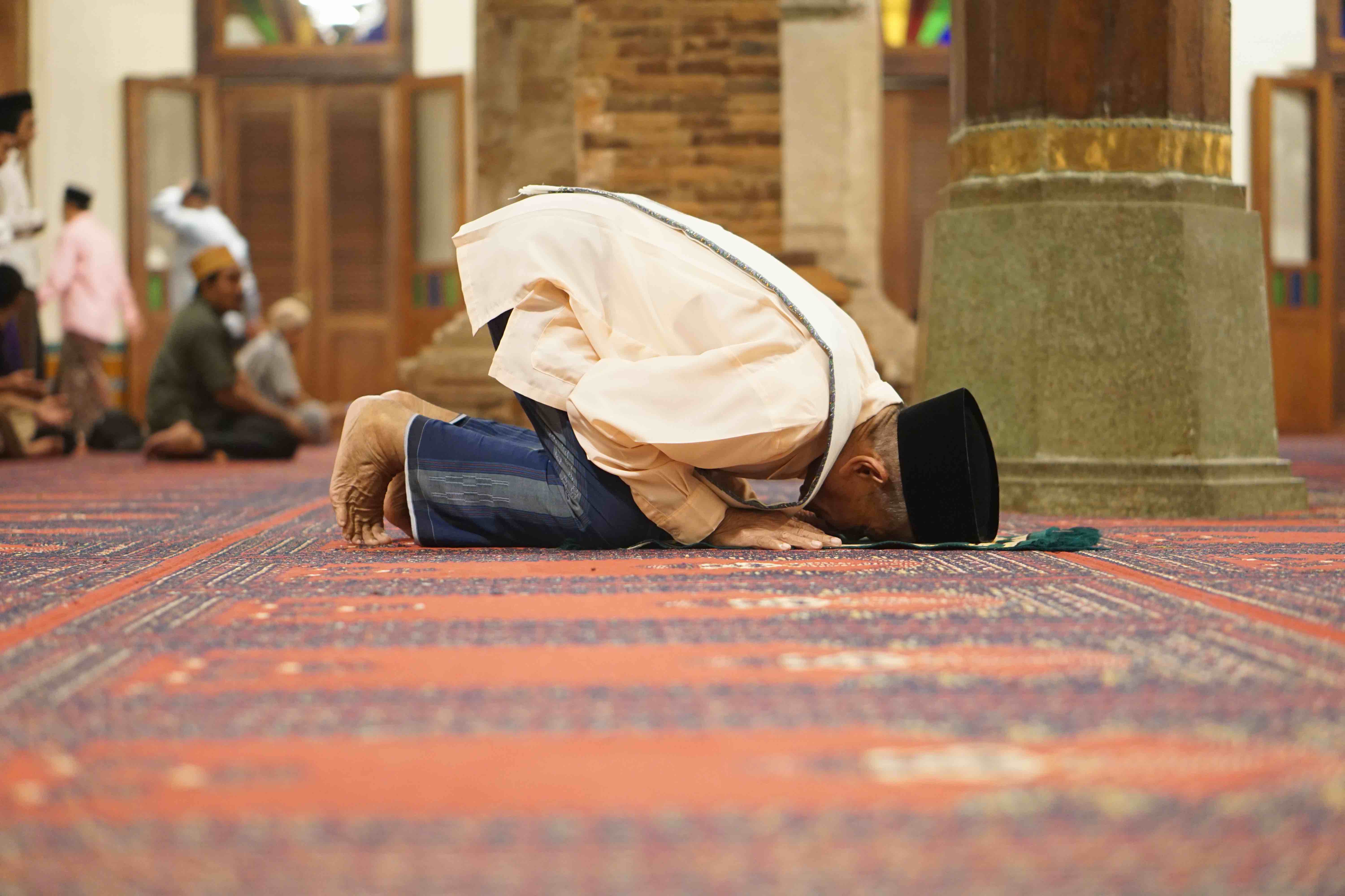 Persiapan Spiritual Umroh: Keutamaan Sholat Sunnah Sebelum Berangkat