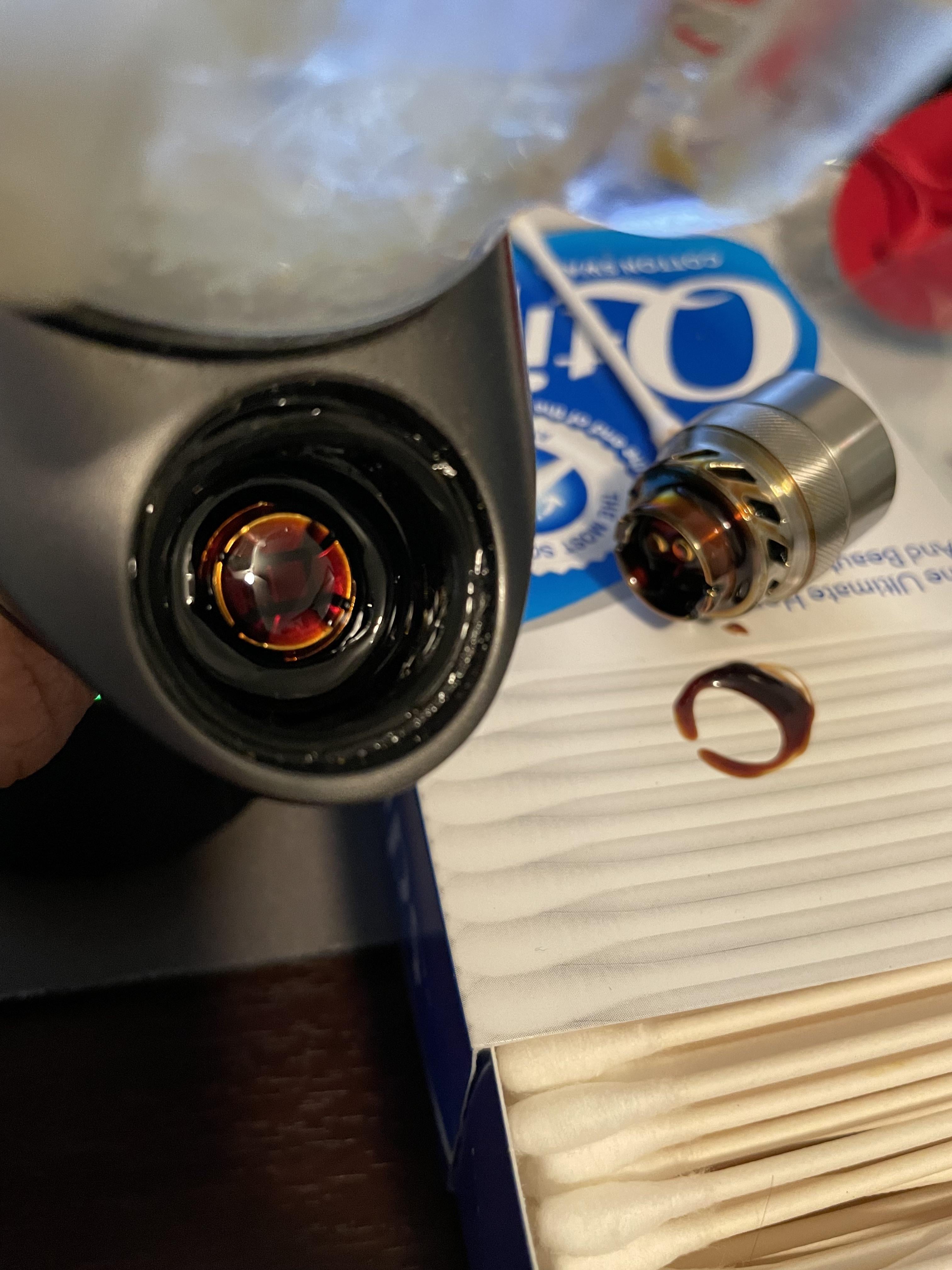 Puffco Peak Pro: Red White Flash – A Comprehensive Review