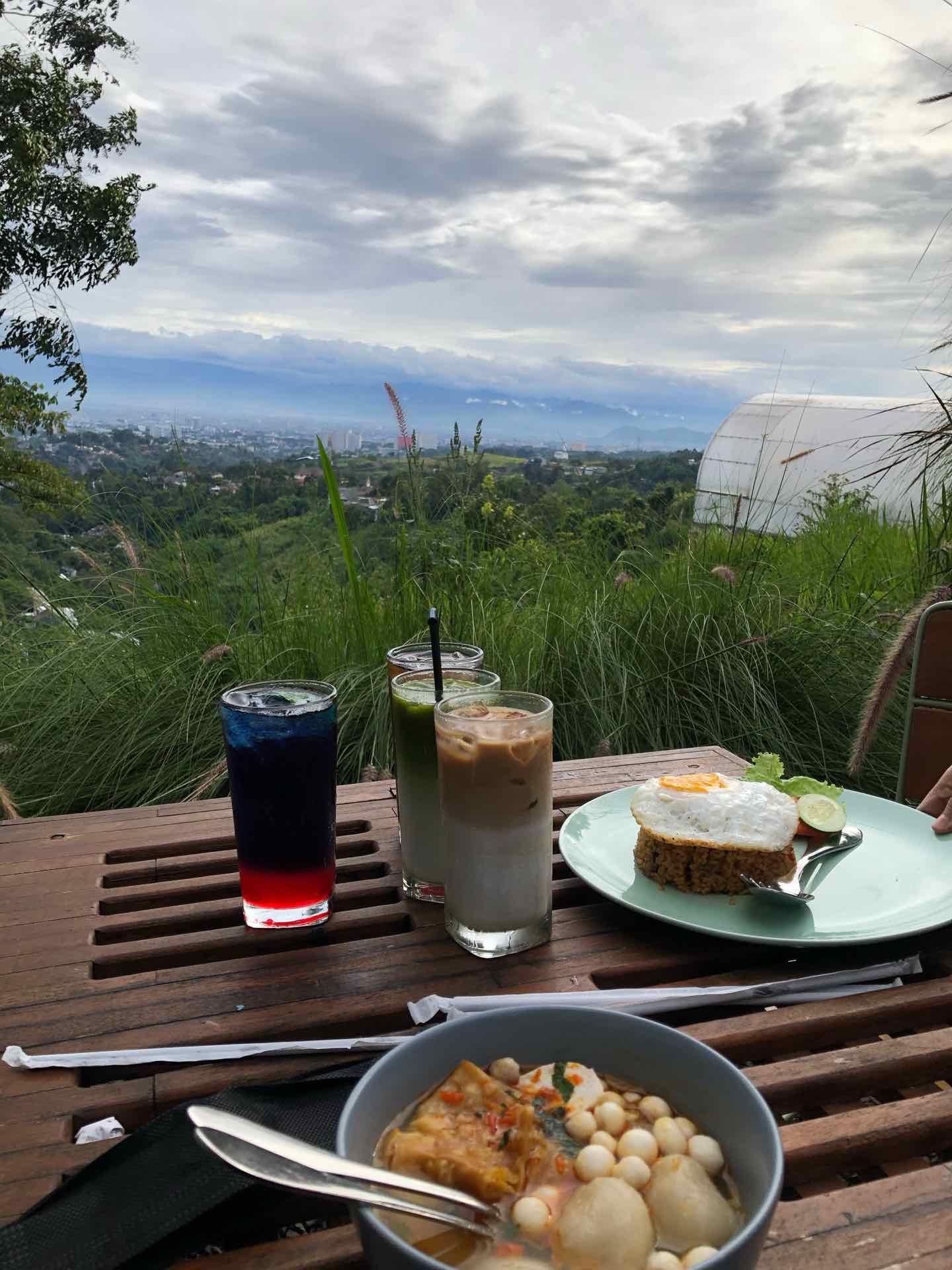 Rekomendasi Tempat Makan Dekat ITB Bandung: Murah, Enak, Dan Praktis