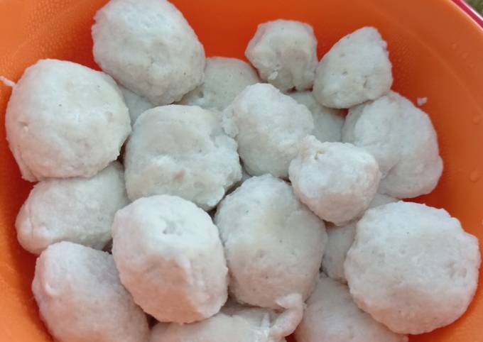 Resep Bakso Ayam Homemade: Lembut, Kenyal, Dan Anti Gagal