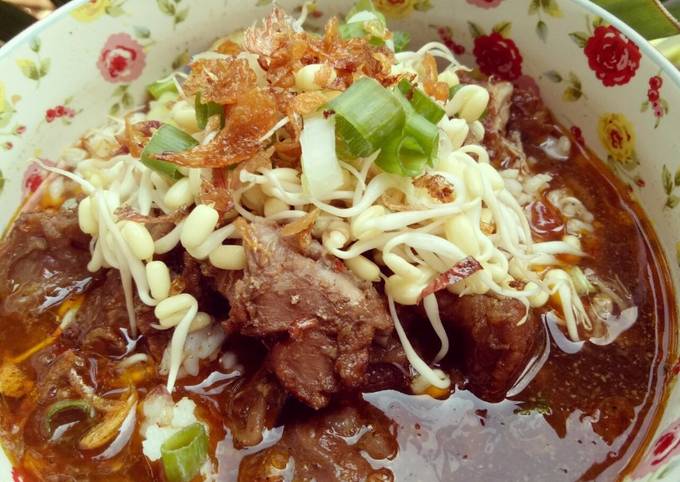 Resep Rawon Sapi 2 Kg: Kuah Hitam Legendaris Untuk Kumpul Keluarga