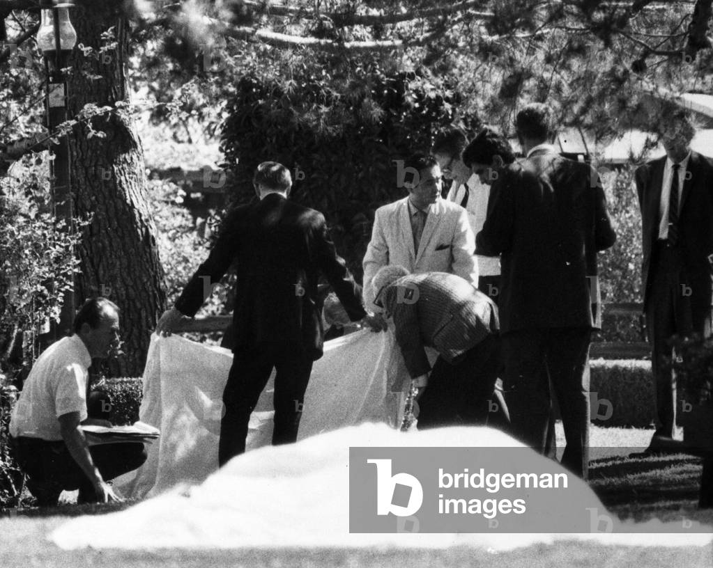 Sharon Tate Crime Scene Photos: A Library Detail Analysis