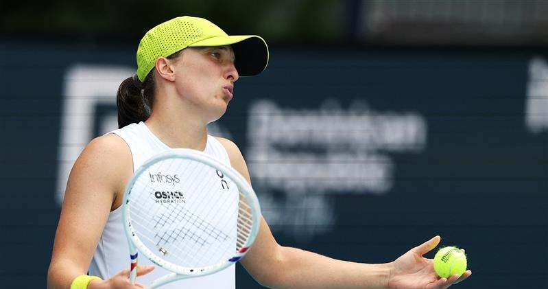 Swiatek's Racket Toss Makes History: First Time Since 2021