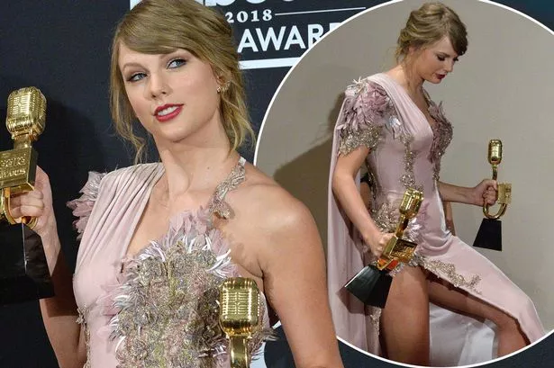 Taylor Swift's Wardrobe Malfunction: A Closer Look At The Viral Nip Slip Incident