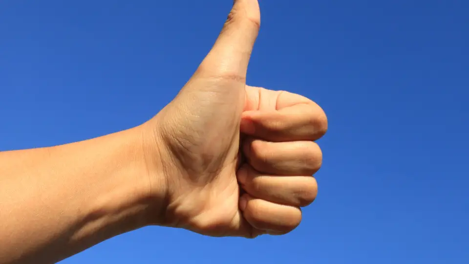 Why Is My Thumb Itchy? Causes And Home Remedies
